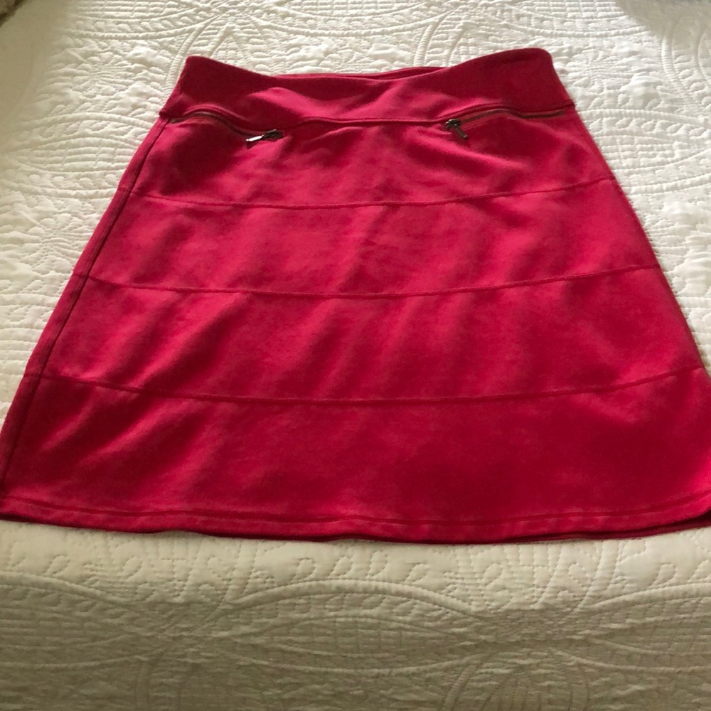 Athleta skirt  fuschia medium tall EUC